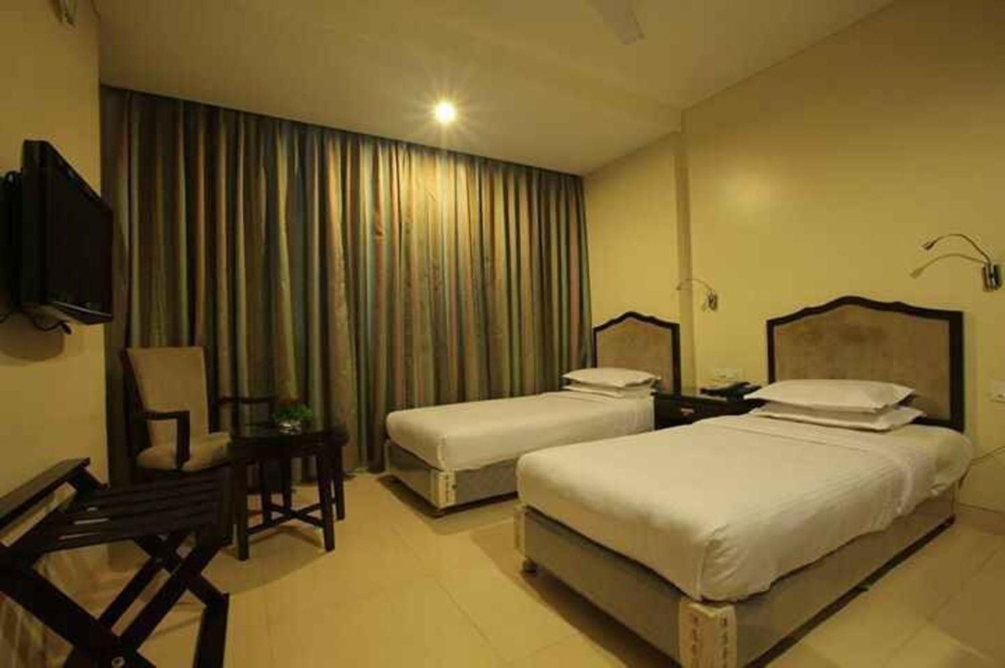 Hotel Ashoka, Pune Yerandwane Eksteriør bilde